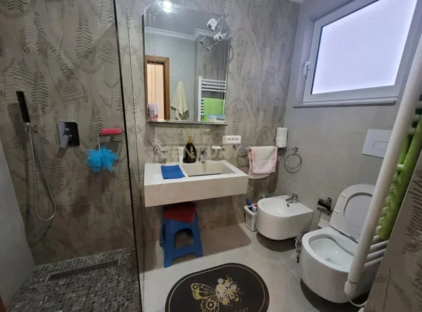Tirane, shitet apartament 3+1+Ballkon Kati 7, 180 m² 260.000 € (ATSH)