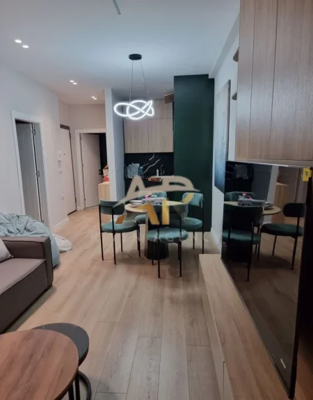 Tirane, jepet me qera shtepi 1+1 Kati 9, 75 m² 550 € (Bulevardi Migjeni, prane rotondos, Astir)