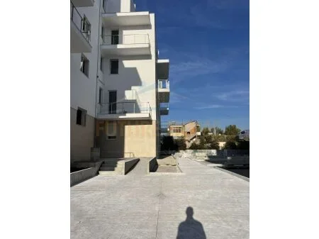 Tirane, shitet apartament 2+1 Kati 1, 84 m² 114.000 € (UNAZA E RE)