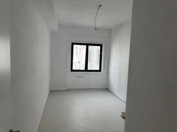 Tirane, shitet apartament 2+1 Kati 1, 94 m² 167.000 € (Kodra e Diellit)