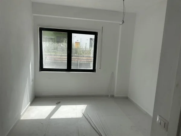 Tirane, shitet apartament 2+1 Kati 1, 94 m² 167.000 € (Kodra e Diellit)