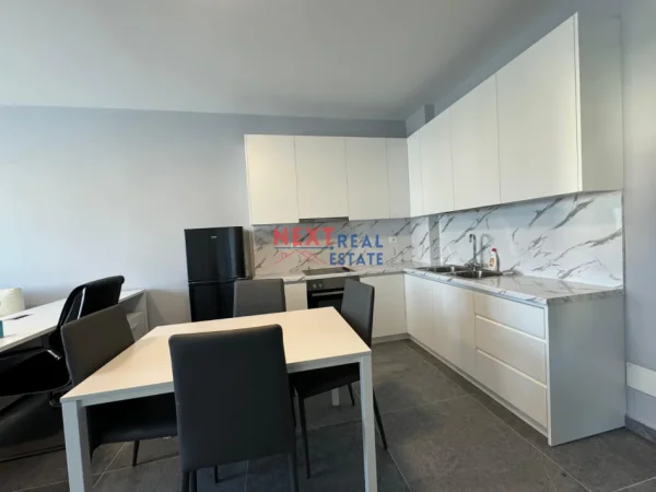 Vlore, jepet me qera apartament 1+1+Ballkon , 400 € (TRANSBALLKANIKE)