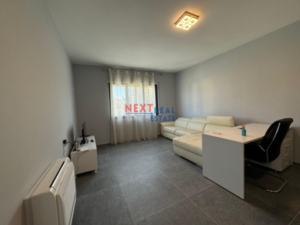 Vlore, jepet me qera apartament 1+1+Ballkon , 400 € (TRANSBALLKANIKE)