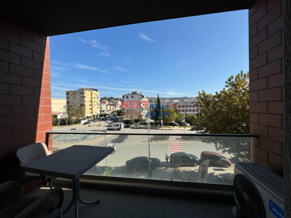 Vlore, jepet me qera apartament 1+1+Ballkon , 400 € (TRANSBALLKANIKE)