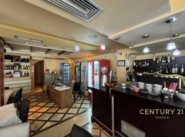 Tirane, jepet me qera hotel Kati 2, 360 m² 12.500 € (Stadiumi Dinamo)