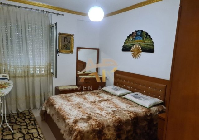 Tirane, jepet me qera shtepi 1+1 Kati 4, 60 m² 450 € (Përball shkollës Don Bosko)