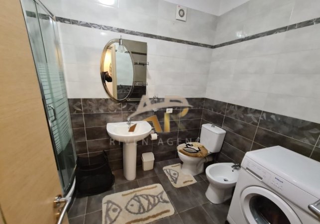 Tirane, jepet me qera shtepi 1+1 Kati 4, 60 m² 450 € (Përball shkollës Don Bosko)