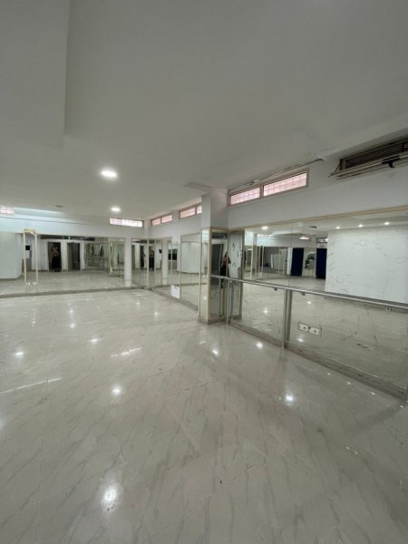 Durres, shitet ambjent biznesi Kati 0, 175 m² 210.000 € (Kazazi)