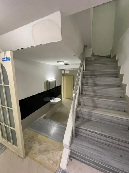 Durres, shitet ambjent biznesi Kati 0, 175 m² 210.000 € (Kazazi)