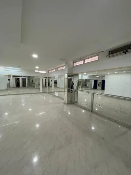 Durres, shitet ambjent biznesi Kati 0, 175 m² 210.000 € (Kazazi)