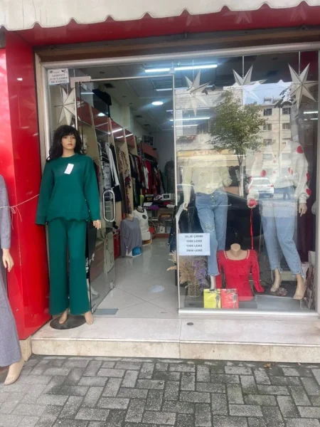 Durres, shitet dyqan Kati 0, 47 m² 232.500 € (Aleksander Goga)