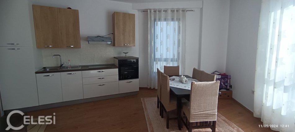 Tirane, jepet me qera apartament 1+1+Ballkon Kati 7, 60 m² 500 € (RRUGA E DIBRES)