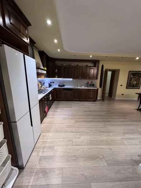 Tirane, shitet apartament 2+1+Aneks Kati 1, 156 m² 300.000 € (Rruga “Pjeter Budi”)