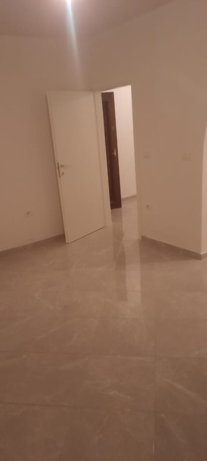 Durres, shitet apartament 1+1 Kati 3, 63 m² 65.000 € (Shkolla Qemal Mici)