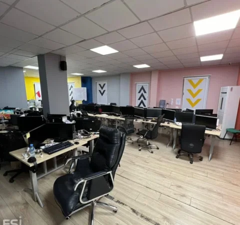 Shqiperi, jepet me qera ambjent biznesi Kati 1, 515 m² 7.000 € (RRUGA E DIBRES)