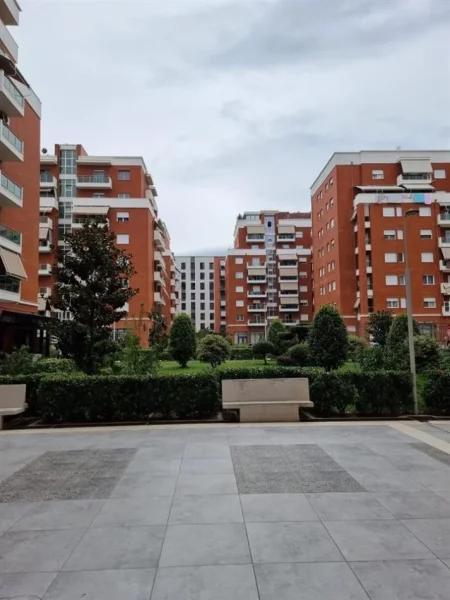 Tirane, jepet me qera apartament 2+1+Aneks+Ballkon Kati 3, 125 m² 700 € (ASTIR)