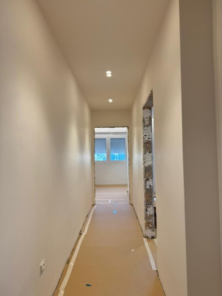 Tirane, jepet me qera apartament 2+1 Kati 8, 105 m² 800 € (prane delijorgjit)