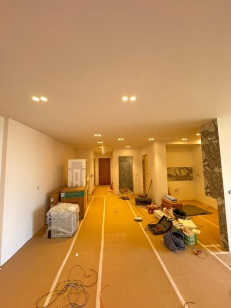 Tirane, jepet me qera apartament 2+1 Kati 8, 105 m² 800 € (prane delijorgjit)