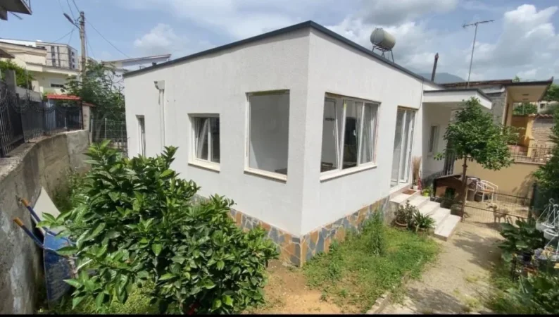 Tirane, jepet me qera apartament 2+1+Aneks+Ballkon Kati 1, 91 m² 600 € (PORCELAN)