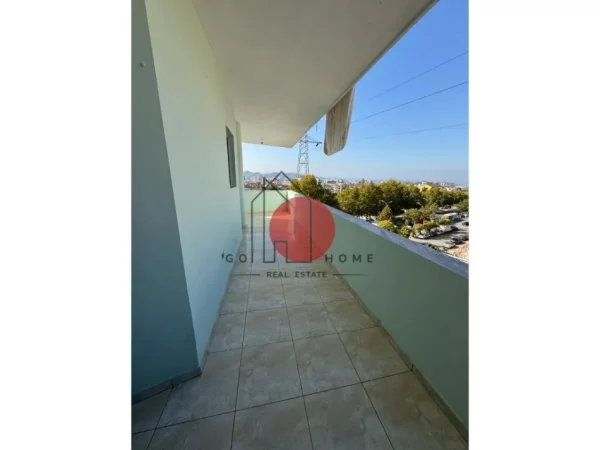 Tirane, shitet apartament 2+1+Ballkon Kati 4, 87 m² 112.000 € (Pallatet e Verdha)