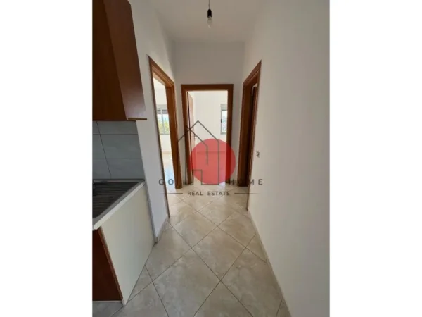 Tirane, shitet apartament 2+1+Ballkon Kati 4, 87 m² 112.000 € (Pallatet e Verdha)