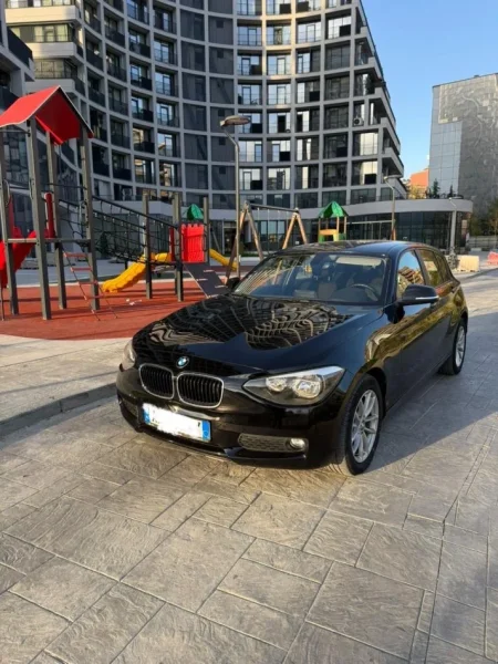 Tirane, shitet makine BMW Seria 1 - 116 D Nafte, e zeze automatik Kondicioner 231.000 km 9.300 €