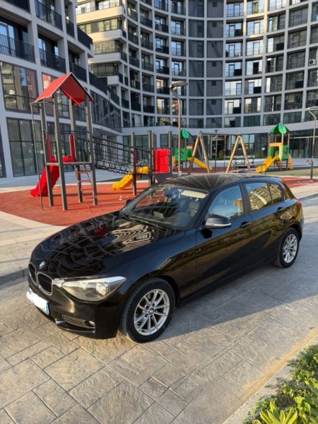 Tirane, shitet makine BMW Seria 1 - 116 D Nafte, e zeze automatik Kondicioner 231.000 km 9.300 €