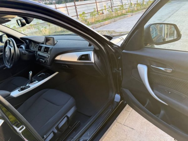 Tirane, shitet makine BMW Seria 1 - 116 D Nafte, e zeze automatik Kondicioner 231.000 km 9.300 €