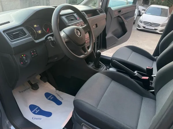 Tirane, shitet VOLKSWAGEN CADDY MAX PLUS Nafte, gri e erret manuale Klima