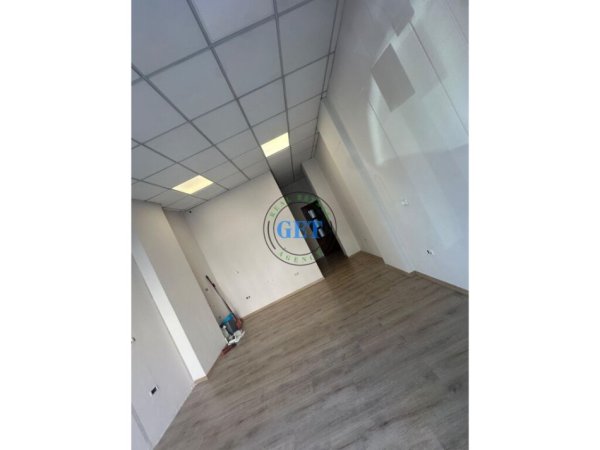 Durres, jepet me qera ambjent biznesi Kati 0, 30 m² 500 € (Muzeumi, Durres)