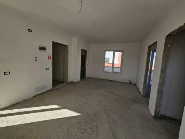 Tirane, shitet apartament+verande | Penthouse 2+1+Ballkon Kati 4, 100 m² 130.000 € (Rruga David Selenica)