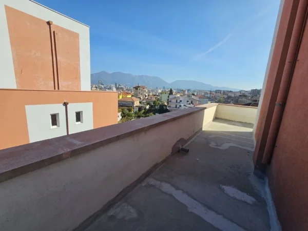 Tirane, shitet apartament+verande | Penthouse 2+1+Ballkon Kati 4, 100 m² 130.000 € (Rruga David Selenica)