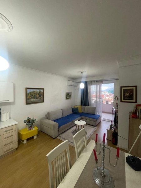 Tirane, shitet apartament 1+1+Ballkon Kati 3, 64 m² 125.000 € (Rreth-Rrotullimi Selites)