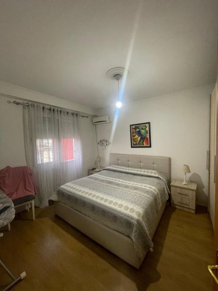 Tirane, shitet apartament 1+1+Ballkon Kati 3, 64 m² 125.000 € (Rreth-Rrotullimi Selites)