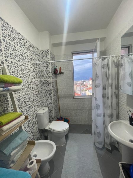 Tirane, shitet apartament 1+1+Ballkon Kati 3, 64 m² 125.000 € (Rreth-Rrotullimi Selites)