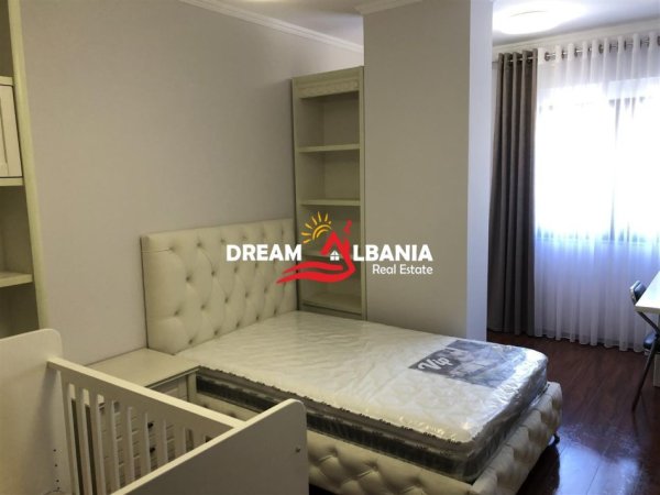 Tirane, jepet me qera apartament 3+1+Ballkon Kati 6, 136 m² 1100 € (Myslym Shyri)