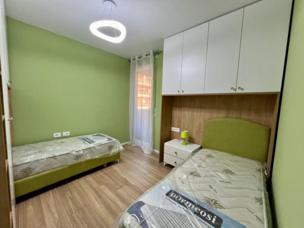 Tirane, shitet apartament 2+1+Ballkon Kati 4, 95 m² (Kompleksi Golden Park3)