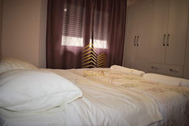 Tirane, jepet me qera apartament 2+1+Aneks Kati 1, 75 m² 600 € (Rruga Kongresi i Lushnjes)