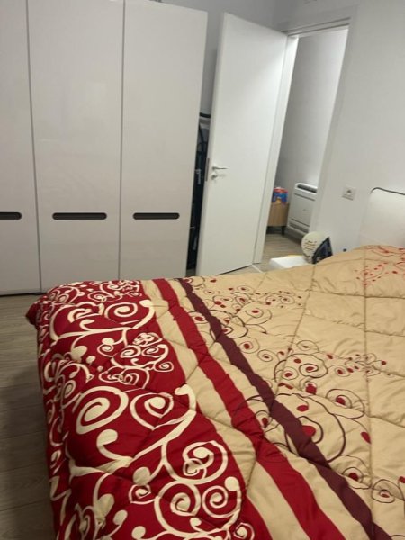 Tirane, jepet me qera apartament 2+1+Ballkon , 87 m² 450 € 