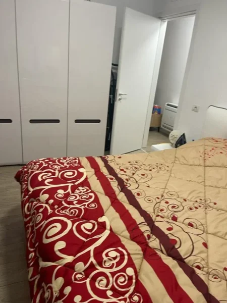 Tirane, jepet me qera apartament 2+1+Ballkon , 87 m² 450 € 