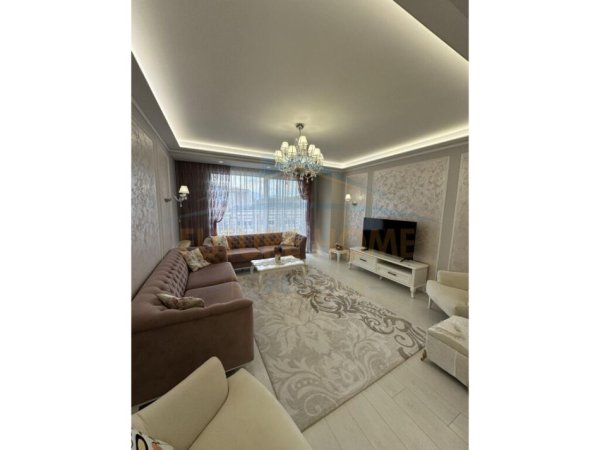 Tirane, jepet me qera apartament 2+1 Kati 1, 152 m² 1.300 € (Kodra E Diellit)