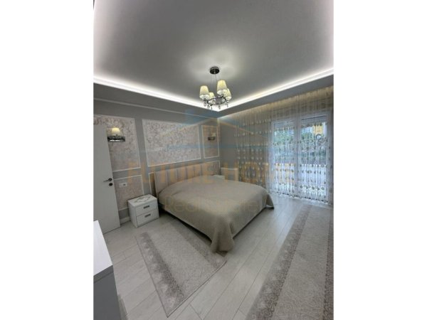 Tirane, jepet me qera apartament 2+1 Kati 1, 152 m² 1.300 € (Kodra E Diellit)