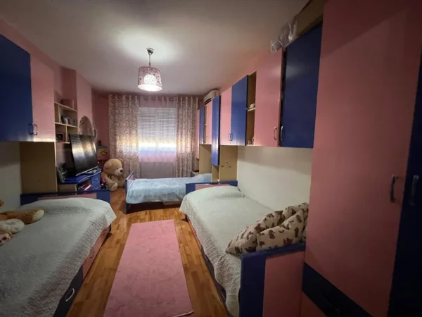 Tirane, shitet apartament 2+1+Ballkon Kati 6, 120 m² 262.900 € (Komuna Parisit)