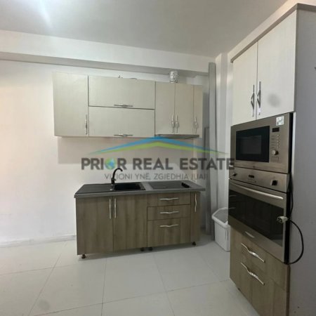 Tirane, shitet apartament 2+1 Kati 10, 110 m² 230.000 € (Komuna e Parisit)