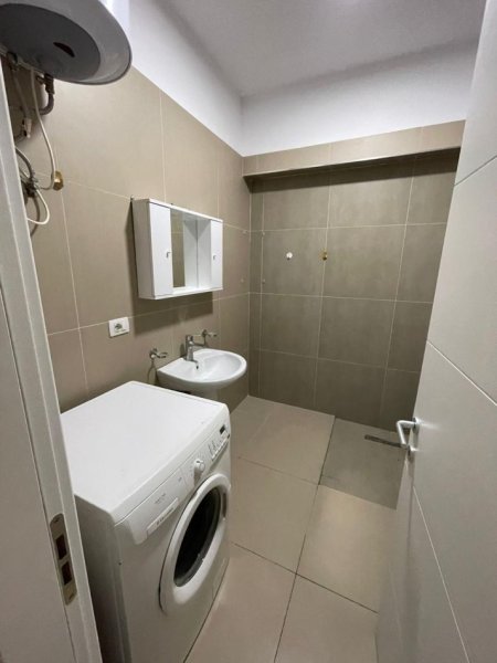 Tirane, shitet apartament 1+1 Kati 4, 71 m² 112.801 € (SHITET APARTAMENT 1+1 SPITAL AMERIKAN 2)