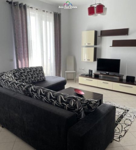 Tirane, jepet me qera apartament 2+1+Ballkon Kati 3, 85 m² 550 € (ali demi)
