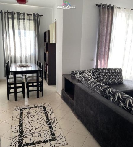 Tirane, jepet me qera apartament 2+1+Ballkon Kati 3, 85 m² 550 € (ali demi)