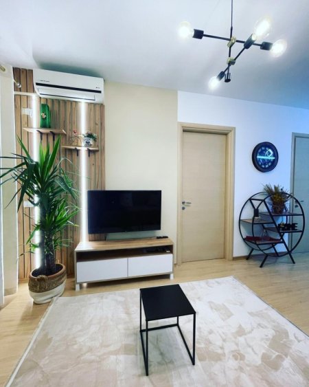 SOLD/Tirane, jap me qera apartament 1+1+Ballkon Kati 5, 65 m²  600 mi lek/Muaj (Kompleksi Magnet ,21 Dhjetori ,Rruga Ndre Mjeda,Tirane)