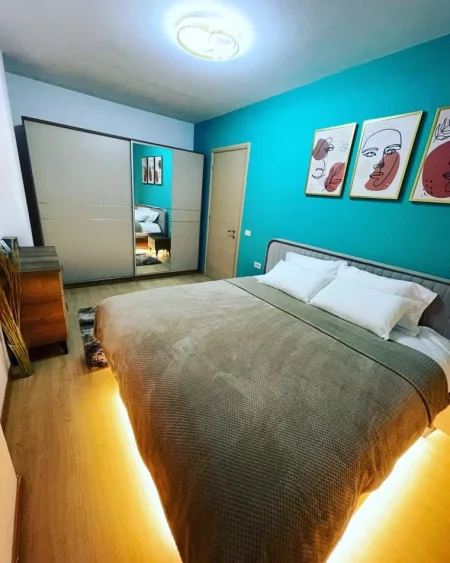 SOLD/Tirane, jap me qera apartament 1+1+Ballkon Kati 5, 65 m²  600 mi lek/Muaj (Kompleksi Magnet ,21 Dhjetori ,Rruga Ndre Mjeda,Tirane)