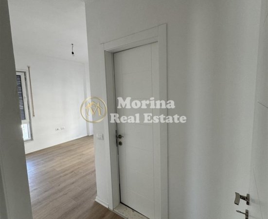 Tirane, jepet me qera apartament 2+1 Kati 4, 105 m² 500 € (Xhamllik)